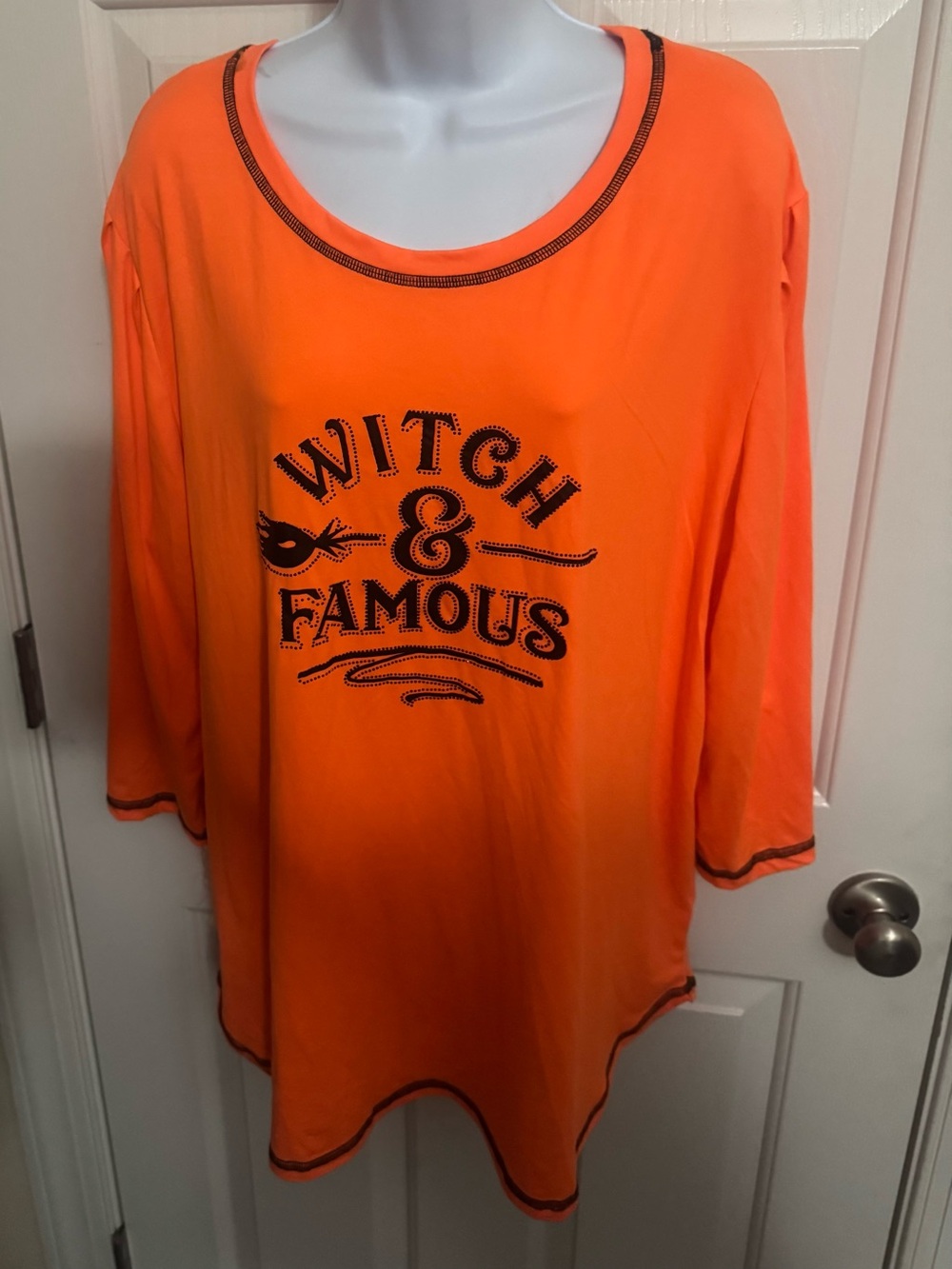 Witch & Famous Orange Women's Graphic Tunic Top 3X Funny Halloween Costume NEW